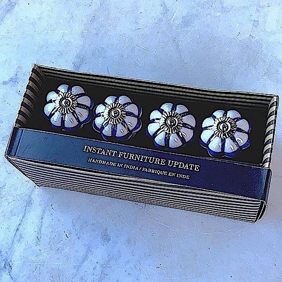 INSTANT FURNITURE UPDATE KNOBS PULLS NAVY WHITE GOLD SET OF 4 PORCELAIN NEW - Picture 3 of 8
